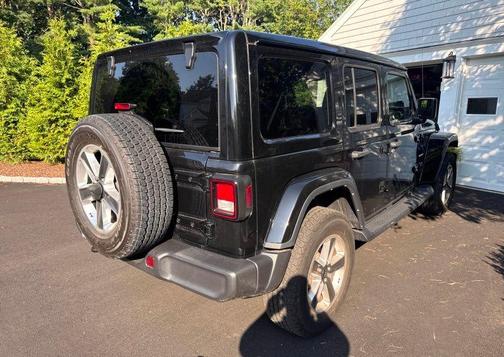 Black Clearcoat 2022 Jeep Wrangler Unlimited Sahara