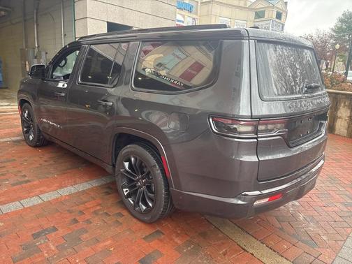 2022 Jeep Grand Wagoneer Series II