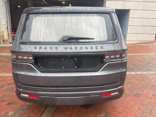 2022 Jeep Grand Wagoneer Series II
