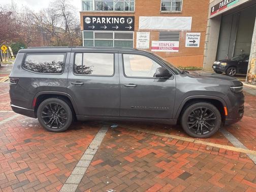 2022 Jeep Grand Wagoneer Series II