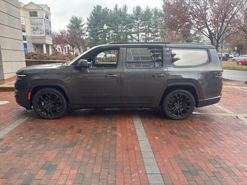 2022 Jeep Grand Wagoneer Series II