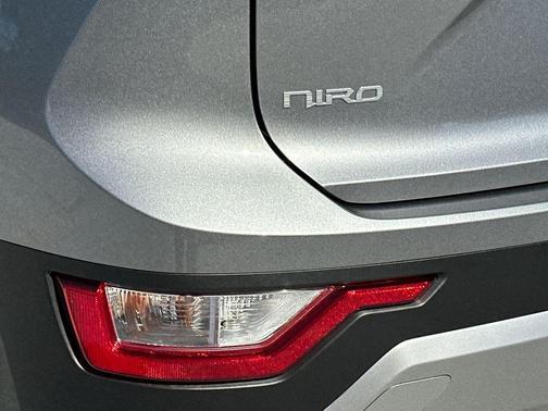 Steel 2026 Kia Niro LX