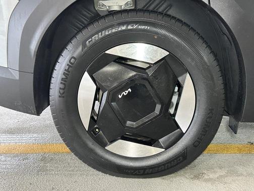 2024 Kia EV9 Light Short Range