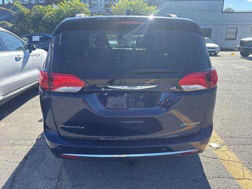 2018 Chrysler Pacifica Hybrid Limited