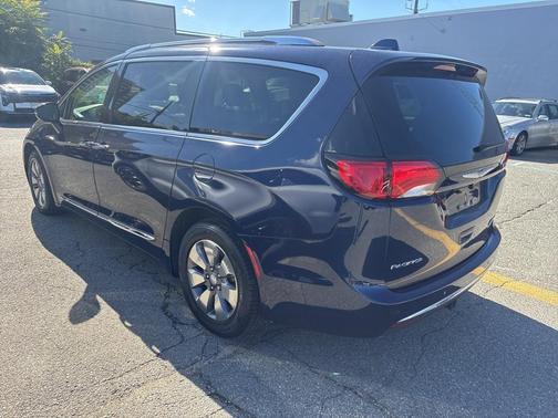2018 Chrysler Pacifica Hybrid Limited