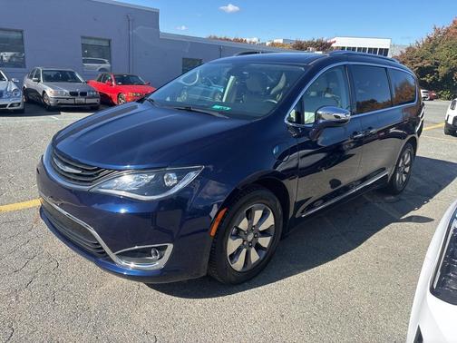 2018 Chrysler Pacifica Hybrid Limited
