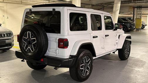 Bright White Clearcoat 2024 Jeep Wrangler Sahara
