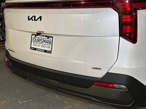 Snow White Pearl 2026 Kia Carnival Hybrid SX