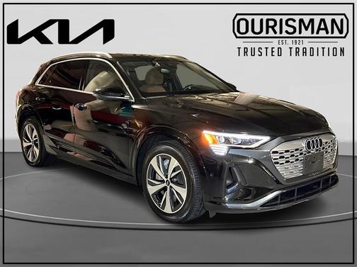 2024 Audi Q8 e-tron Premium