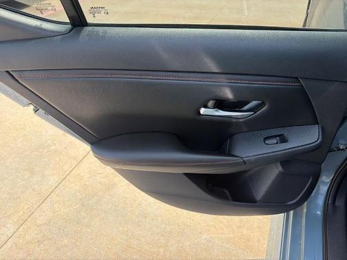 2t Gry Blk Roof 2025 Nissan Sentra SR