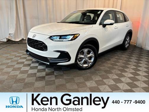 Platinum White Pearl 2024 Honda HR-V