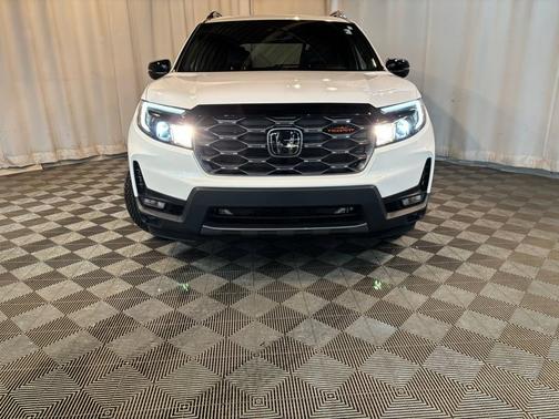 Platinum White Pearl 2024 Honda Passport
