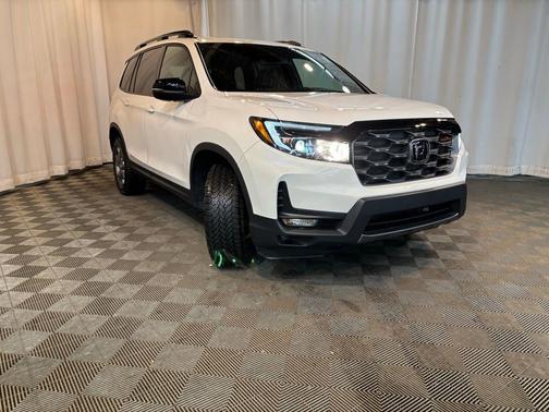 Platinum White Pearl 2024 Honda Passport