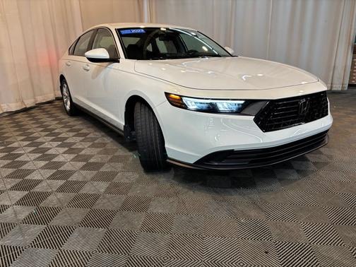 Platinum White Pearl 2023 Honda Accord
