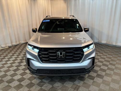 Lunar Silver Metallic 2024 Honda Pilot