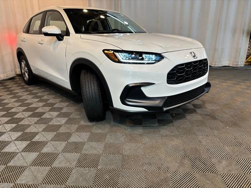 Platinum White Pearl 2023 Honda HR-V