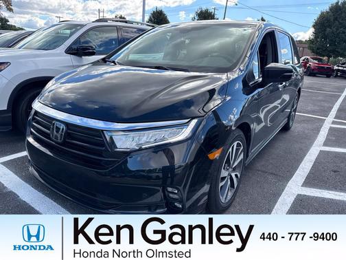 Crystal Black Pearl 2024 Honda Odyssey