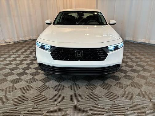Platinum White Pearl 2023 Honda Accord