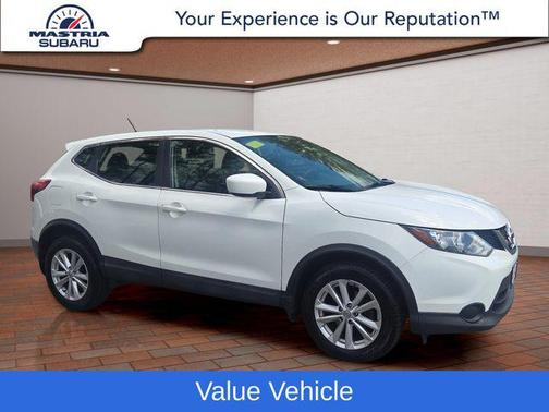 Glacier White 2017 Nissan Rogue Sport S