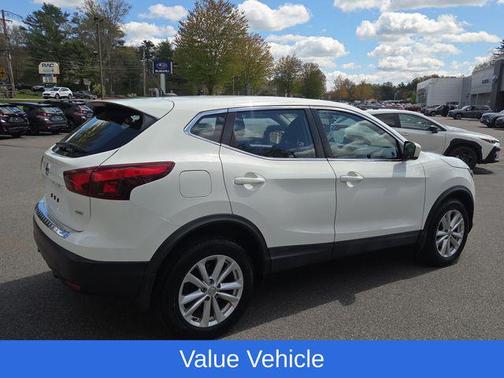 Glacier White 2017 Nissan Rogue Sport S