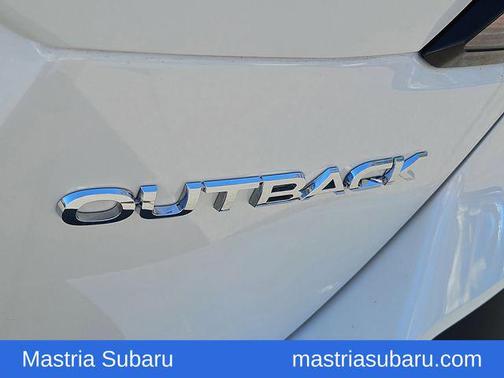 Crystal White Pearl 2025 Subaru Outback Premium
