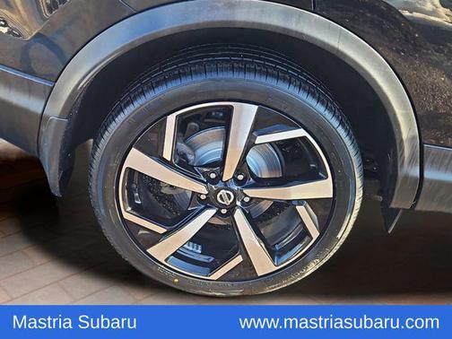 Magnetic Black Pearl 2022 Nissan Rogue Sport SL