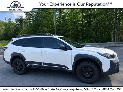 Crystal White Pearl 2022 Subaru Outback Wilderness