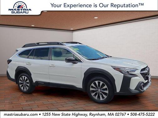 Crystal White Pearl 2023 Subaru Outback Limited