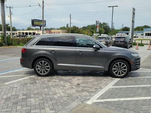Samurai Gray Metallic 2018 Audi Q7 3.0T Premium Plus