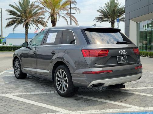 Samurai Gray Metallic 2018 Audi Q7 3.0T Premium Plus