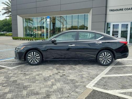 Black 2025 Nissan Altima SV