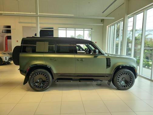 Woolstone Green 2026 Land Rover Defender P400 X-Dynamic SE