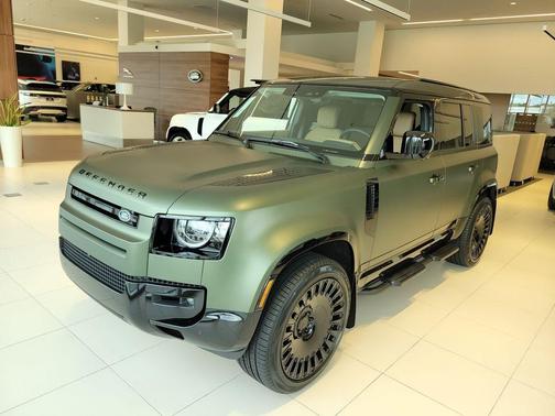 Woolstone Green 2026 Land Rover Defender P400 X-Dynamic SE