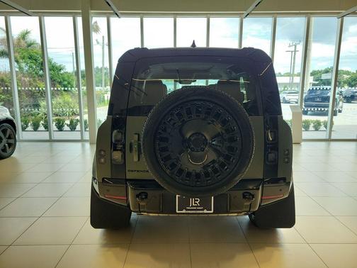 Woolstone Green 2026 Land Rover Defender P400 X-Dynamic SE