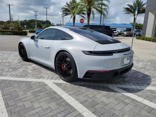 2024 Porsche 911 Carrera GTS