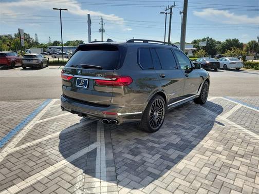 2022 BMW X7 M50i