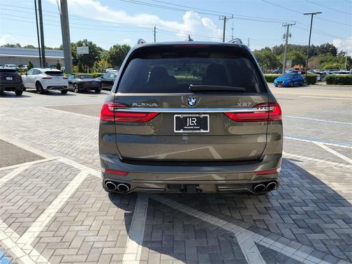 2022 BMW X7 M50i