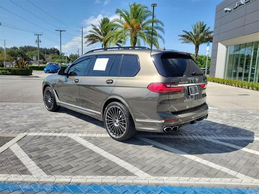 2022 BMW X7 M50i