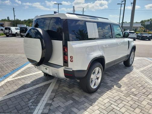 2025 Land Rover Defender P400 S
