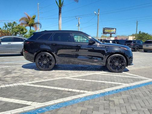 2026 Land Rover Range Rover Velar P400 Dynamic SE