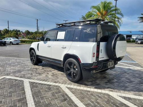 2024 Land Rover Defender P400 X-Dynamic SE