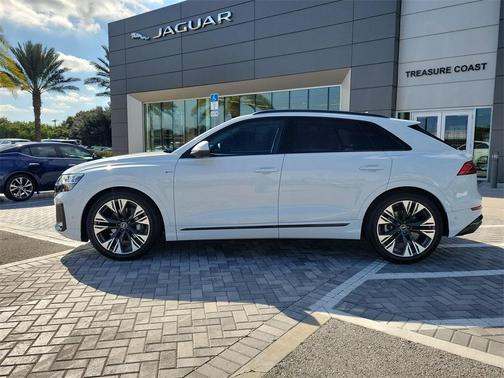 2025 Audi Q8 55 Premium