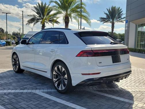 2025 Audi Q8 55 Premium