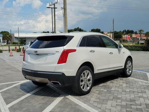 Crystal White Tri-Coat 2019 Cadillac XT5 Platinum