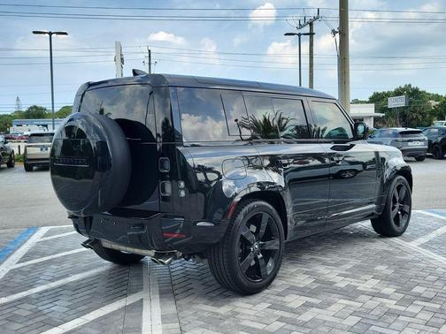 Santorini Black 2025 Land Rover Defender P525 V8