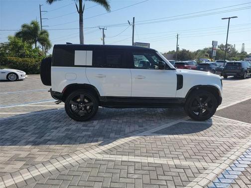 2025 Land Rover Defender P500 X-Dynamic SE