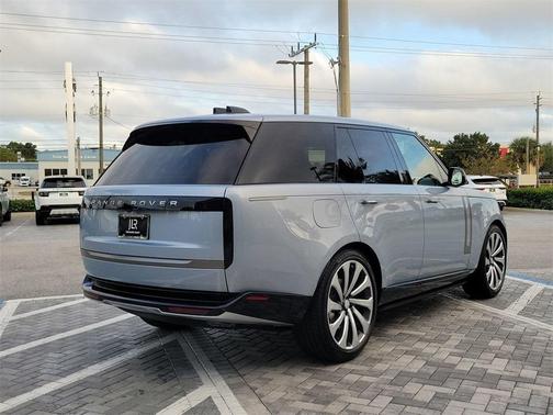 2025 Land Rover Range Rover P400 SE