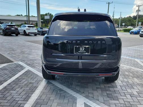 2025 Land Rover Range Rover P400 SE 7 Seat