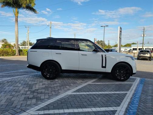 2025 Land Rover Range Rover P530 SE