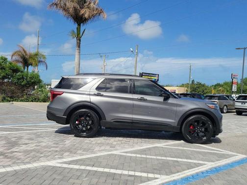 Carbonized Gray Metallic 2024 Ford Explorer ST
